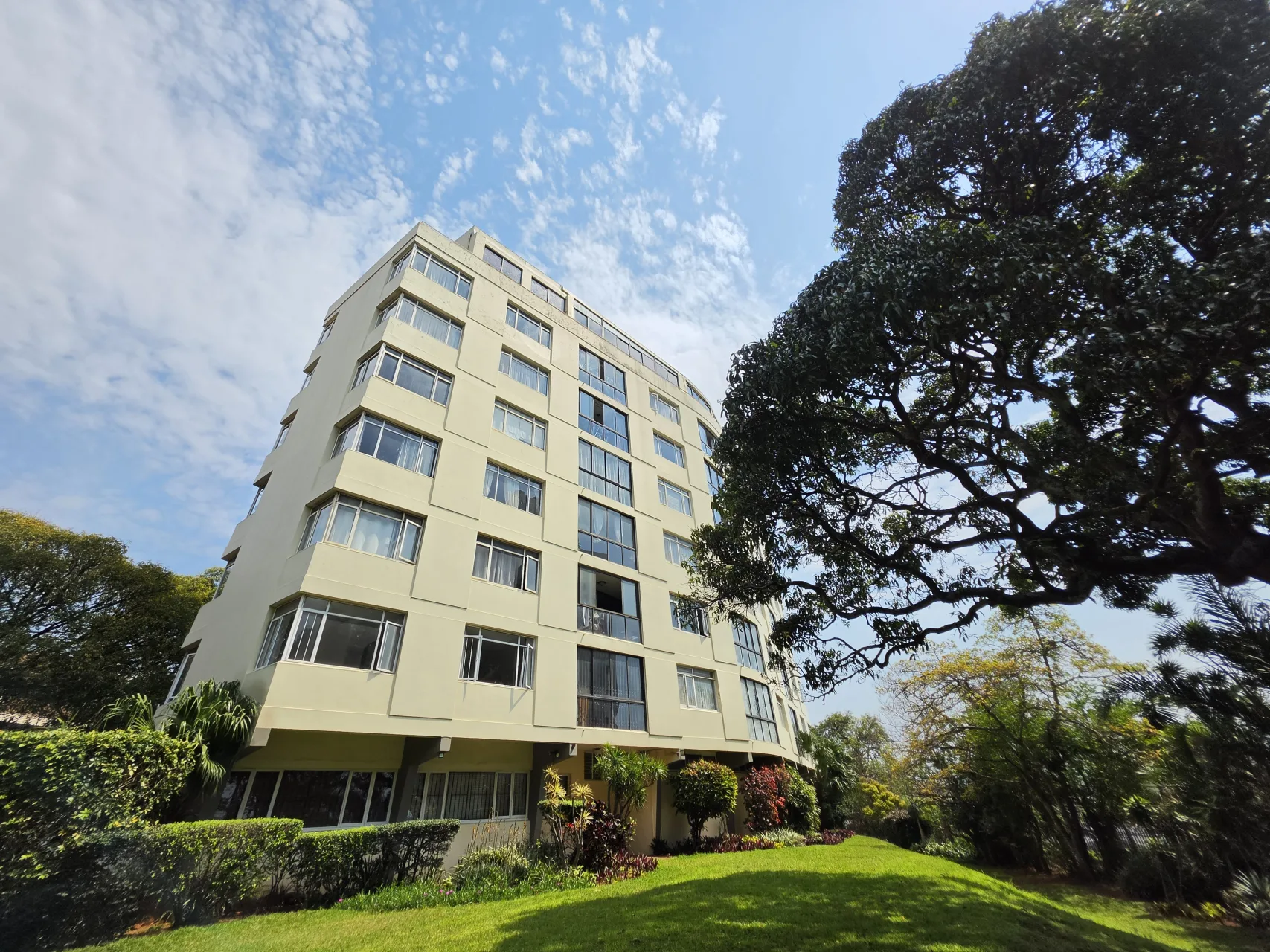 Old World Charm | Glenridge Apartment
