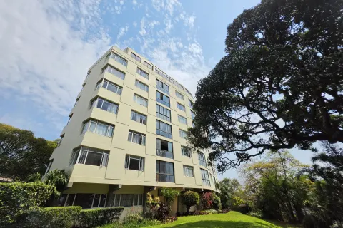 Old World Charm | Glenridge Apartment
