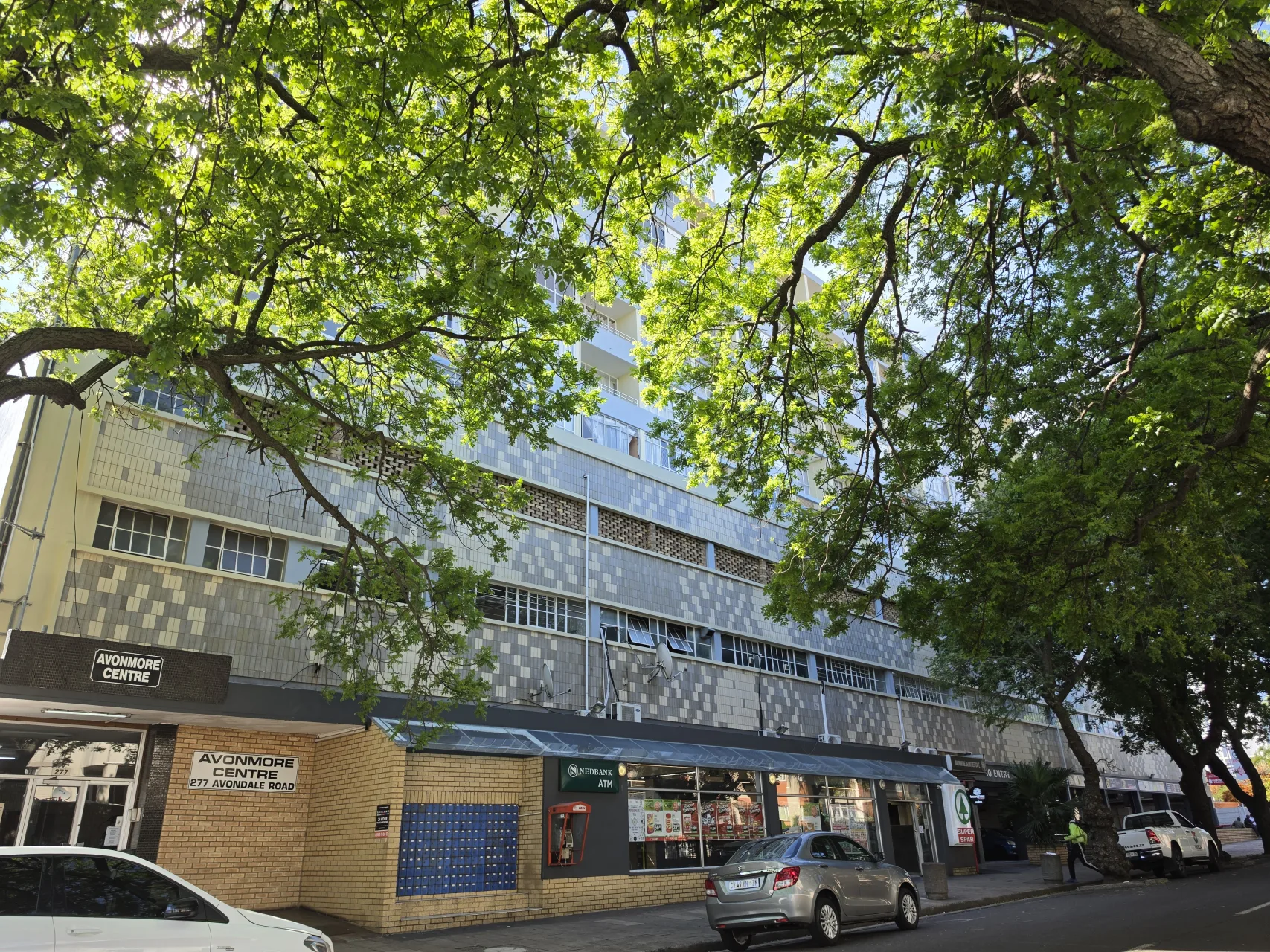 VIEWS FROM THE CITY TO THE SEA | ESSENWOOD